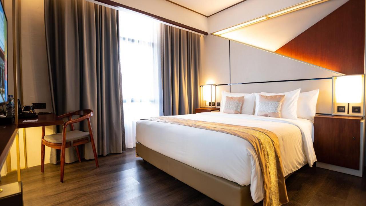 Rayz Umm Hotel Malang Luaran gambar